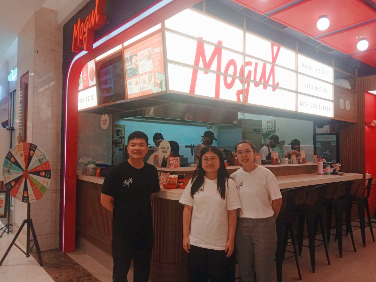 MOGUL, Burger Favori...